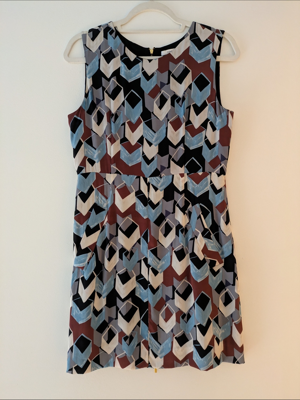Diane Von Furstenberg Sleeveless Geometric Print Dress in Blue, Black & Brown